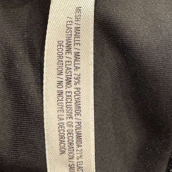 Victoria Sport Striped Sports Bra – Size M - Picture 5 of 6